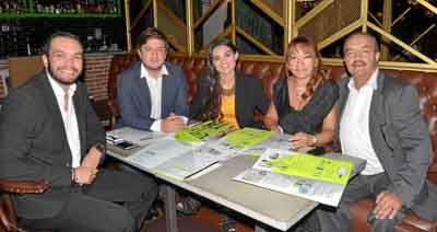 Sebastián Hoyos Valencia, Andrés Mauricio Serna Zuluaga, Valentina Hoyos Valencia, Doris Valencia Castro y Jairo Hoyos Londoño.