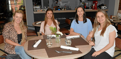 Valentina Villegas Restrepo, Mariana Araque Pinzón, María de la Paz Giraldo Echeverri y Catalina García Maya.