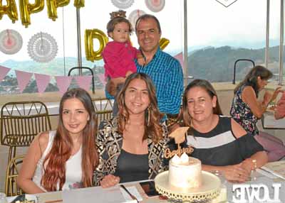 Helena Lindarte Cuesta, Albeiro Cuesta Mesa, Alejandra Cuesta Arteaga, Andrea Cuesta Arteaga y Soley Arteaga Uribe.