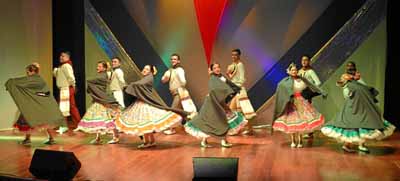 La programación de Confa Danza de Costa a costa se inició con ritmos de la región Andina colombiana, que interpretaron bailarine