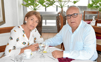 Los esposos Lorenza Aristizábal de Callejas y Álvaro Callejas Jaramillo compartieron en el Club Manizales.