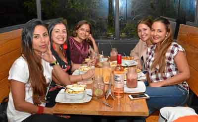 Marcela Trejos Isaza, Vanessa González López, Manuela Dávila Valencia, María Paula Valencia Giraldo y Carolina Vélez García.