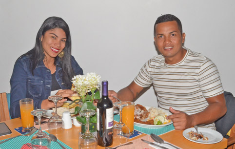 Los esposos Luisa Fernanda Flórez Córdoba y Sergio Caamaño Ortega se reunieron en el restaurante Planta del Hotel Pop Art Las Co