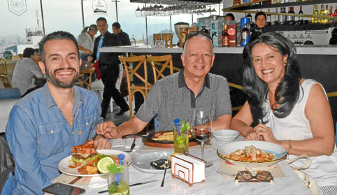 Andrés Valencia Hurtado, Luis Fernando Valencia Cadavid y Adiela Hurtado de Valencia.