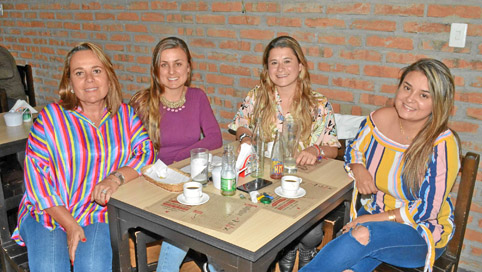 Ángela María Mejía Mejía, Carolina Aristizábal Quintero, Valentina Llano Gil y Ana María Morales Hena