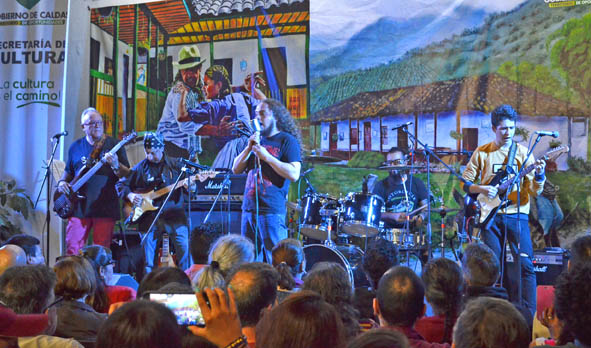 Grupo Squalo en el escenario.