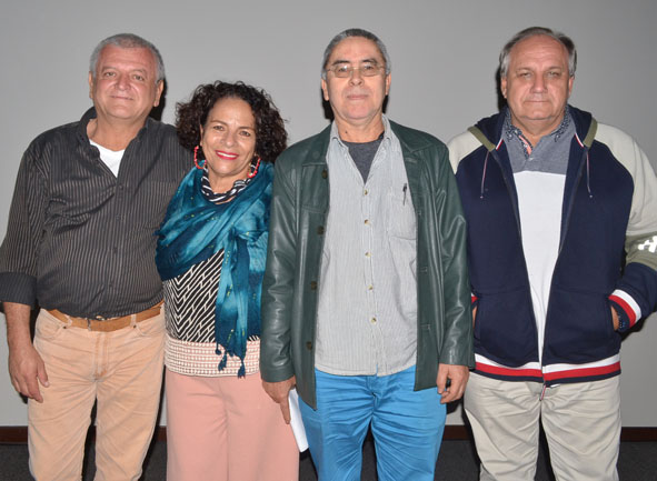 Felipe Gómez Giraldo, Luz Amparo Arias Gómez, Uriel Giraldo Álvarez y Dariusz Lebioda, poeta polaca.