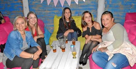 Carolina Escobar Gallego, Vicky Arango Giraldo, Lorena Silva Mejía, Catalina María Arango Giraldo y Natalia Durán Velásquez.