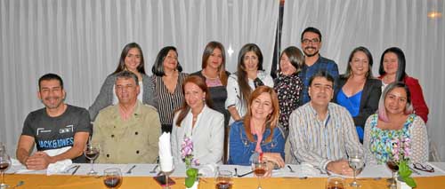 Orlando Neira, José Ever Cardona, Ángela Gil, Consuelo Vélez, Cristian Naranjo y Margarita María Ríos. De pie: Juliana Isaza, Cr