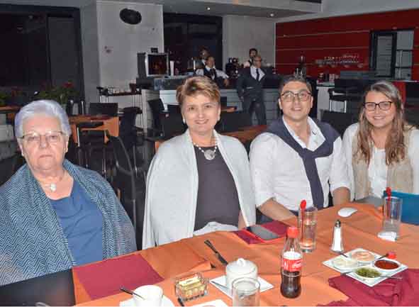 Olga de Botero, María Cristina Botero Arango, Jaime Bedoya Orozco y Manuela Londoño Botero.