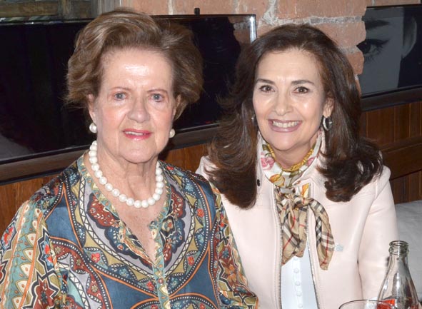 Ligia Sierra de Alzate e Inés de la Cruz Arbeláez Hoyos compartieron en un almuerzo en Komo Asian Concept.