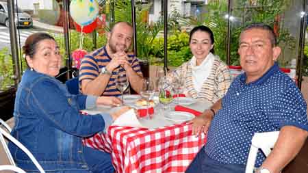 María Yolanda López López, Freddy Echeverry Quintana, Indira Alejandra Hincapié López y Lorenzo Hincapié Obando.