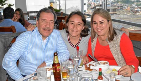 Álvaro José Trejos Bueno, Adriana Trejos Atehortúa y María Cristina Atehortúa Herrera.