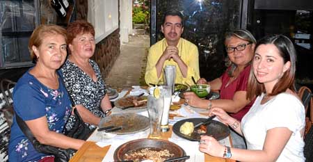 Luz Elena González Pachón, Rosaura González Pachón, Pedro Enrique Pachón González, Gloria Inés González Pachón y Marisol Villa G