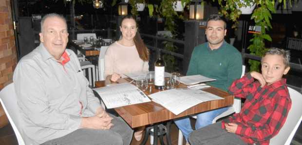 David Becker, María Becker, Daniel Gómez Giraldo y Jerónimo Beltrán Becker.