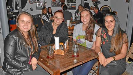 María Alejandra Márquez Ríos, María Inés Toscano Londoño, Juliana Duque Naranjo y Daniela Valencia Buriticá.