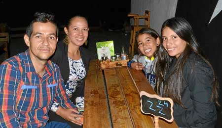 Jairo Rico Rojas, Ángela Escobar Gutiérrez, Gabriela Rico Escobar y Camila Rico Escobar.