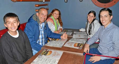 Esteban Gómez Galindo, Carlos Gómez Medina, Norma Galindo Duque, María Alejandra Calvo Herrera y Daniel Gómez Galindo.