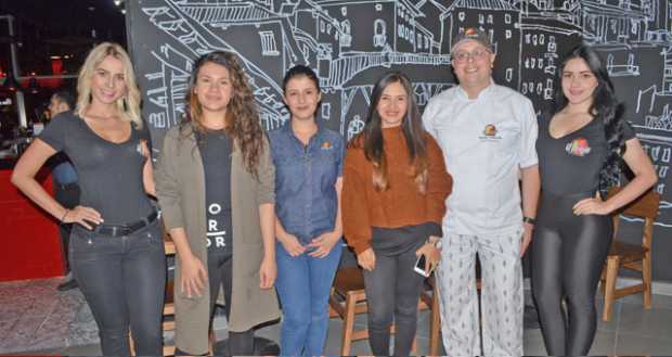 Vanessa Piedrahíta Muñoz, Kelly Pauline Pedroza Huérfano, Manuela Nieto, Paola Beltrán López, Johnny Taborda Tabares y Alejandra