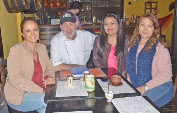 Gloria Patricia Grajales Rendón, Ángel Labrador Domínguez, Mónica Salazar Salazar y Mónica María Hurtado Ortiz.