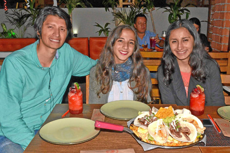 Emmanuel Escobar Guzmán, Mariana Estrada Mejía y Valeria Fernández Alzate se reunieron en el restaurante La Patatería.