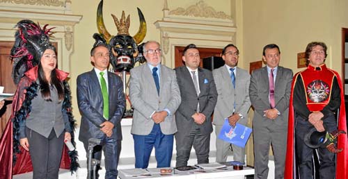 Paula Andrea Sánchez Gutiérrez, presidenta de la junta directiva de la Corporación Carnaval de Riosucio; Luis Alexánder Pineda P