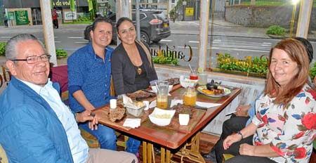 Jesús María Arcila Corté, Diego Fernando Arcila Patiño, Lorena Velásquez Velásquez y Ofelia Patiño Patiño.