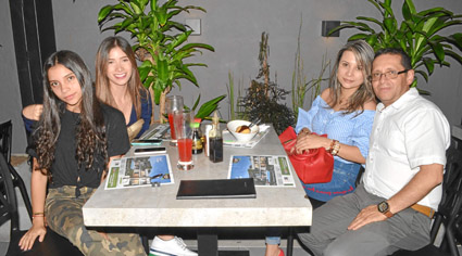 Salomé Mejía Quintero, Juanita Mejía Quintero, Lorena Quintero Patiño y Jaime Mejía Zuluaga.