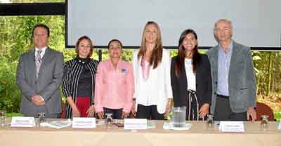Sandra Milena Sanz, directora administrativa y financiera del Comité de Cafeteros de Caldas; Lorena Serna, coordinadora de Merca