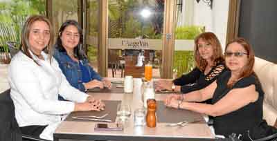 Juliana Chauvín Moreno, Mariana Cardona Moreno, María Cristina Moreno de Chauvín y Gloria Constanza Moreno Orozco.