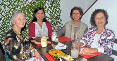 Elssie Duque de Ramírez, Grisel Ramos Pineda, María Cecilia Sánchez Bravo y Nancy Delgado Ramírez.