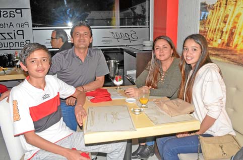 Samuel Carmona Andrade, Juan Carlos Carmona Hernández, Yamilhet Andrade Arango y Sofía Carmona Arango.