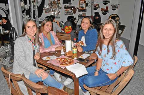 Valentina Durango Gómez, Daniela Peña Serna, Mariana Martínez Zuluaga y Luciana Martínez Bedoya.