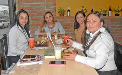 Olga Lucía Cardona Duque, Mónica Castaño Grisales, Vanessa Fernández Alzate y María Yolanda García Silva.
