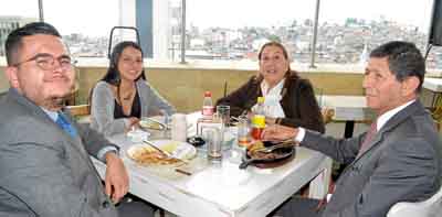 Jorge Eliécer Ruiz Serna, Laura Alejandra Ruiz Serna, Alicia Muñoz de Bermúdez y José Fernando Bermúdez Zuluaga.