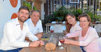 Daniel Ramírez Vásquez, Henry Ramírez Ramírez, Manuela Ramírez Vásquez y Luz Belén Vásquez Arango compartieron en un almuerzo en