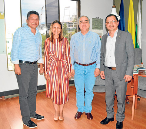 Mario Hernán López Becerra, doctor en Paz, Conflictos y Democracia profesor de la Universidad de Caldas; Patricia Salazar Villeg