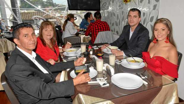 Sergio Quiceno Morales, Margarita Zuluaga Giraldo, Milson López Giraldo y Adriana Carolina Quiceno Zuluaga.