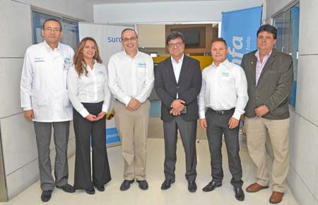 Julio César Ríos Duque, subgerente de Servicios Hospitalarios Confa Clínica San Marcel; Marión Carolina Castillo Aguirre, coordi