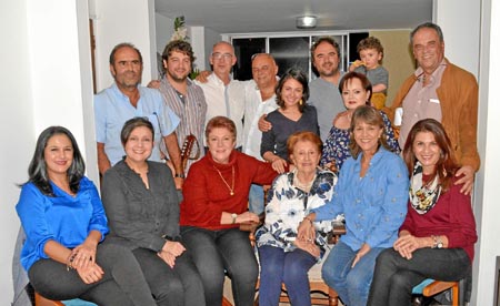 Clemencia Ortiz Piedrahíta, Natalia García Restrepo, Amparo Restrepo de García, Mery Gómez de Robledo, Liliana Ocampo Gutiérrez 