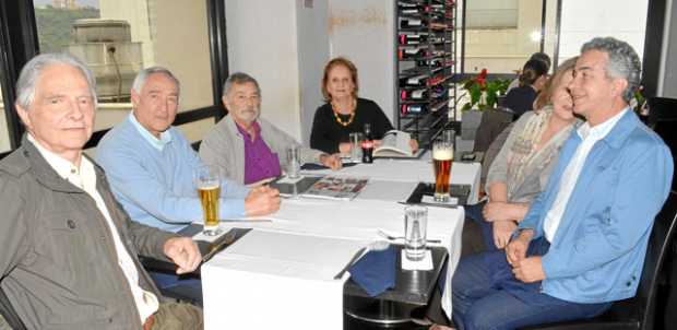 Claude Lemaire, Gabriel Barreneche Ramos, Alberto Moreno Armella, Elvira Escobar de Restrepo, Luz María Calderón Uribe y Fernand