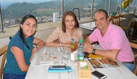 Natalia López Arboleda, Carolina Sánchez Botello y Rodrigo Ocampo Navia.