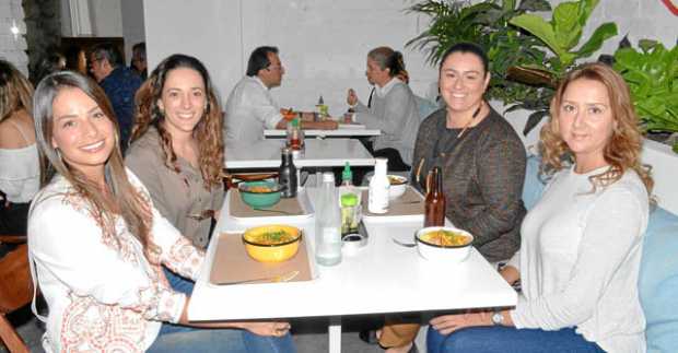 Ana María Franco Villegas, María Aristizábal Valencia, Beatriz Rodríguez Ramírez y Lorena Estrada Vargas
