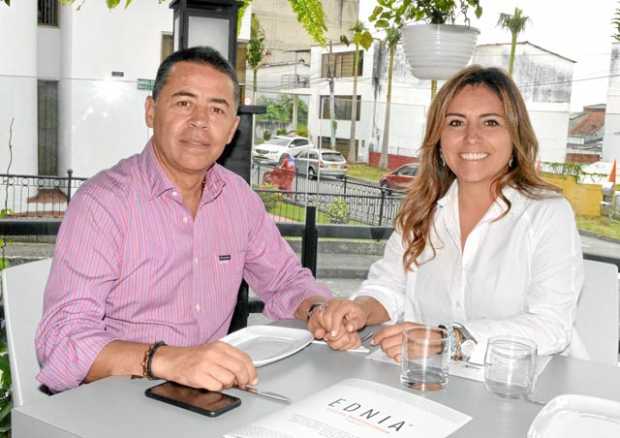 Santiago Giraldo Llano y Diana Castellanos Ospina se reunieron en el restaurante Ednia.