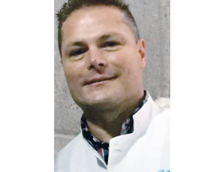 Dr. Carlos Eduardo Gómez