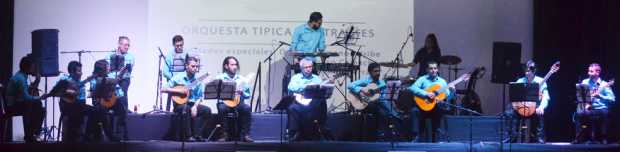 La Orquesta Típica Contrastes, que dirige Jorge Uriel Rodríguez López y Leonardo Echeverry, compartió escenario con el Dueto Her