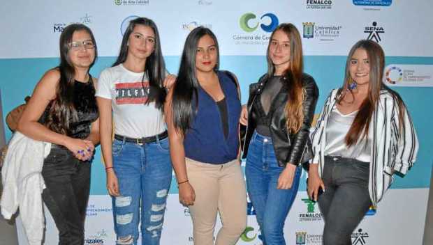 Laura Suárez Suárez, Alejandra Ramírez Pineda, Sara Vanessa Rivera Mazzo, María Fernanda Hilarión Moncada y Luisa María Llano Ti