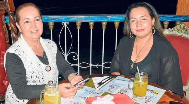 En un comida familiar en La Candelaria se encontraron Gloria Inés Giraldo Vargas y Claudia Andrea Salazar Giraldo. 