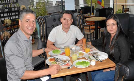 Jorge Buitrago Gallego, John Hamlet Quintero y Sandra Milena Arias.