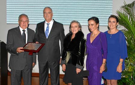 José Fernando Rivas Durán, Fernando Echavarría Fernández, María Teresa Gómez de Rivas, Irene Rivas Gómez y Andrea Rivas Gómez.